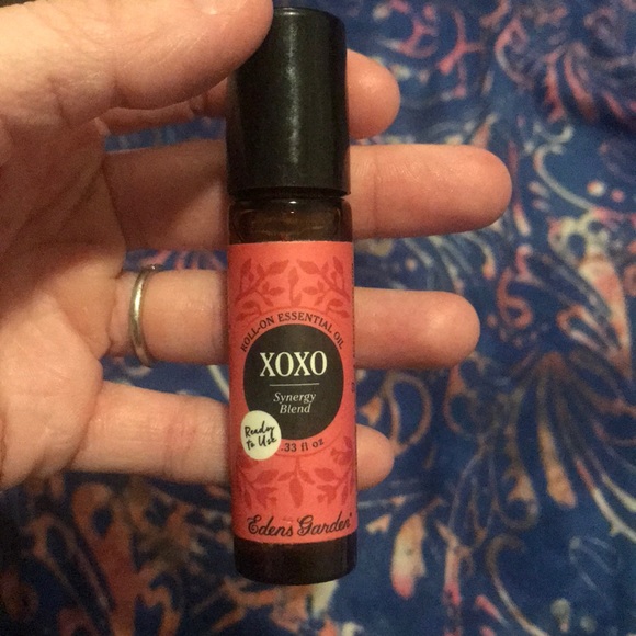 Roll On Essential Oil Synergy Blend - Picture 1 of 1
